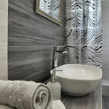 Crystallia Seaside Maisonette By Rentalspro- Holiday home